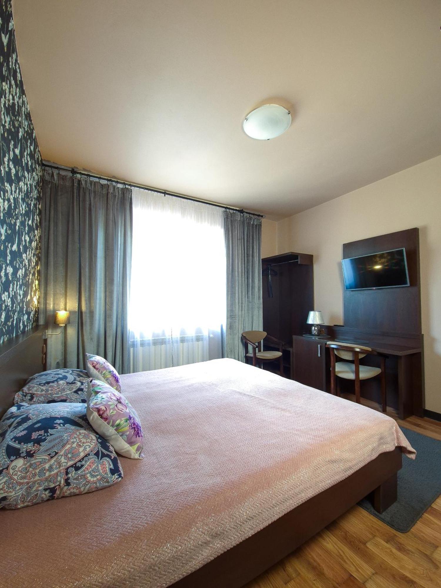 Noclegi Pod Lasem Lublin Extérieur photo